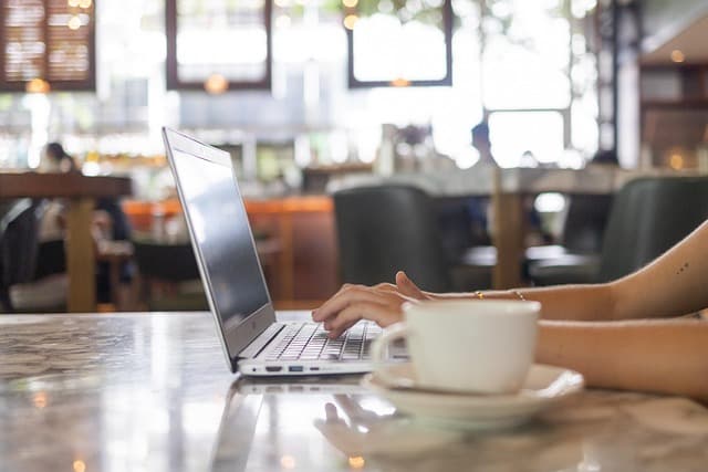 El trabajo remoto o teletrabajo sacude las ciudades de oficinas: ¿están desapareciendo los espacios empresariales tradicionales?