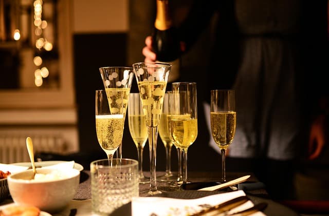 El alcohol en Navidad bajo la lupa científica: evidencias claras sobre su toxicidad