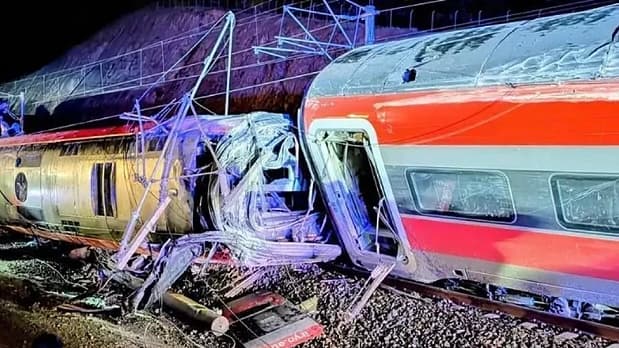 Al menos 40 muertos tras el descarrilamiento de dos trenes de alta velocidad en Córdoba