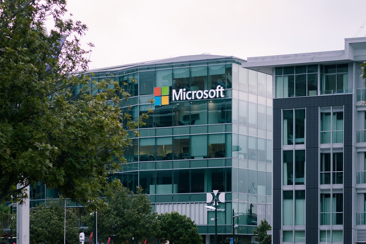 El desplome de Microsoft en Bolsa sacude al mercado y reabre las dudas sobre la burbuja de la IA