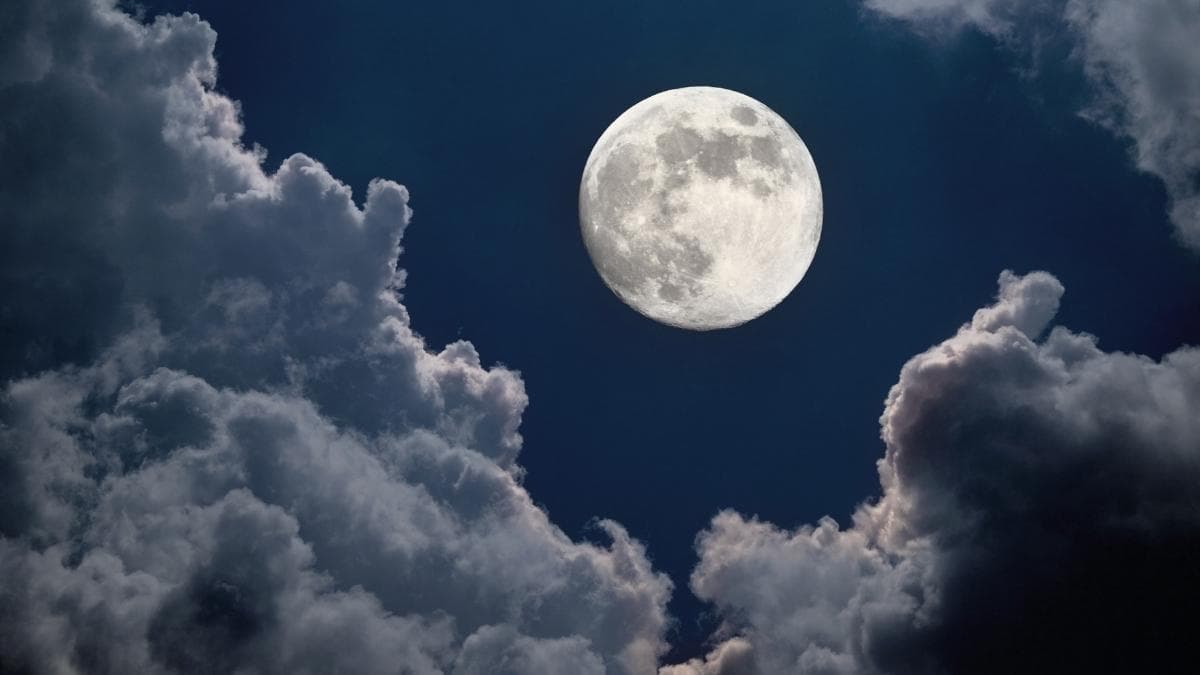 El calendario astronómico de 2026 sorprende con 13 lunas llenas, superlunas y un eclipse total visible en varios continentes