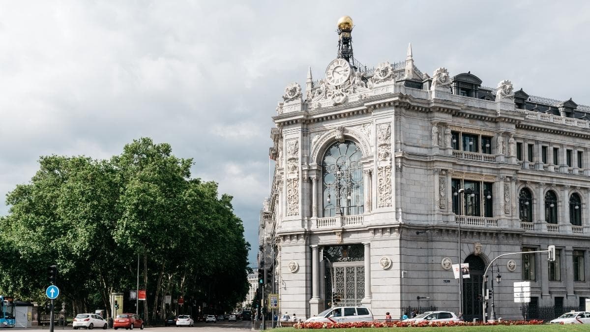 La deuda pública vuelve a crecer en España y reabre el debate sobre el gasto del Estado