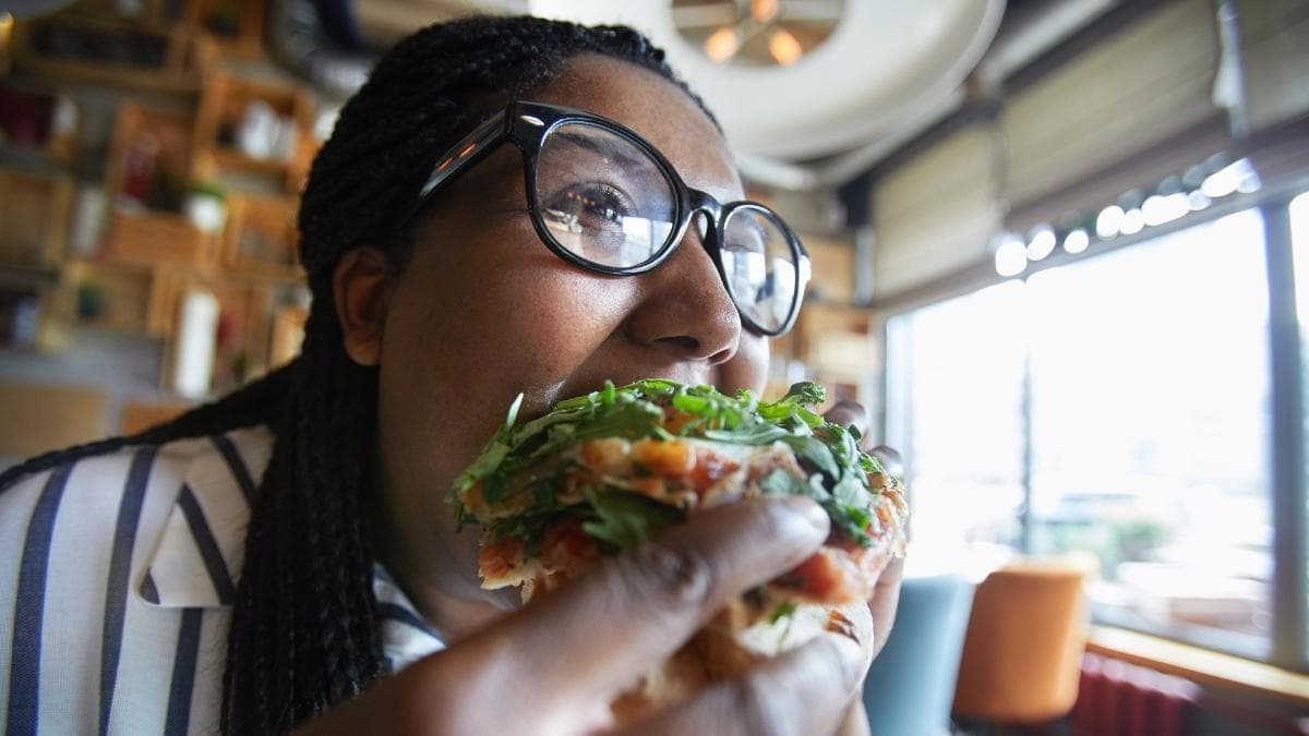 La ciencia explica por qué sentimos más hambre en invierno: no es solo una sensación