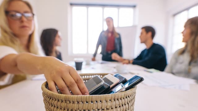 Qué ocurre en tu cuerpo cuando pasas horas sin mirar el móvil