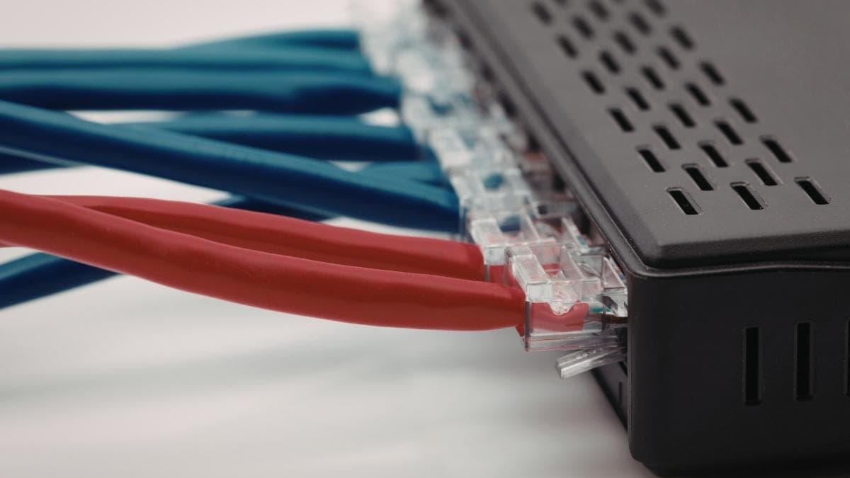 El pueblo que decidió apagar internet por las noches y descubrió un cambio inesperado en la vida de sus vecinos