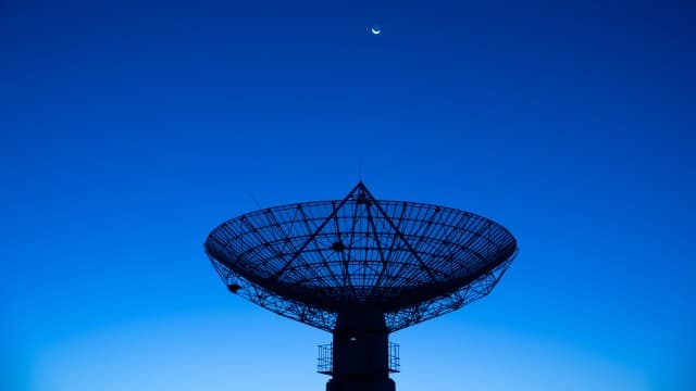 Detectan una señal inesperada en el espacio que desconcierta a los astrónomos