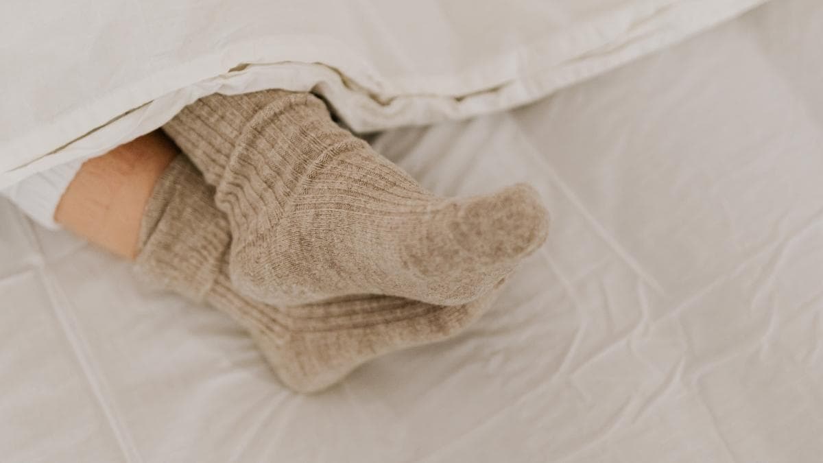 Dormir con calcetines puede ayudarte a descansar mejor según la ciencia